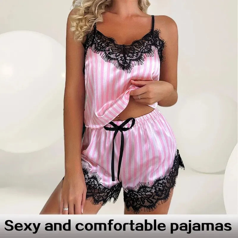 Pijama de cetim com renda